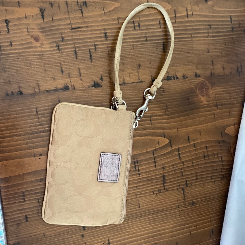Coach poppy small wristlet